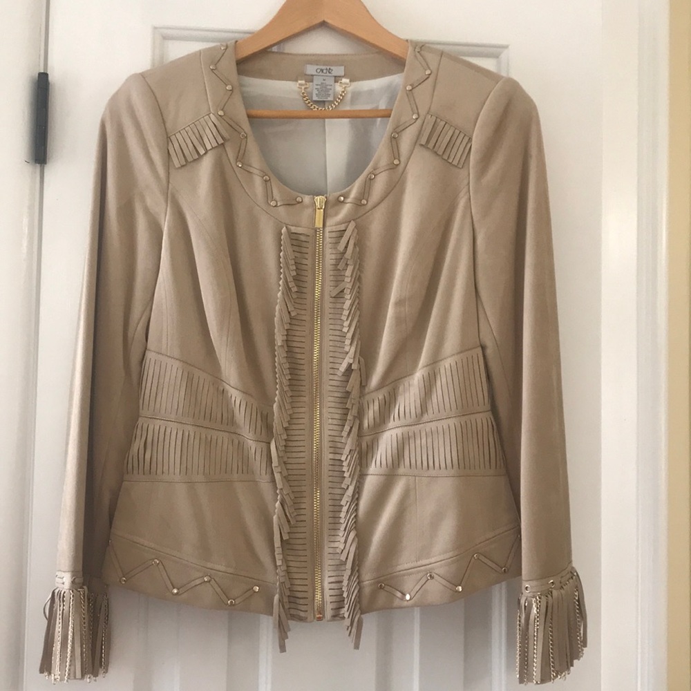 Beautiful soft suede feel jacket.